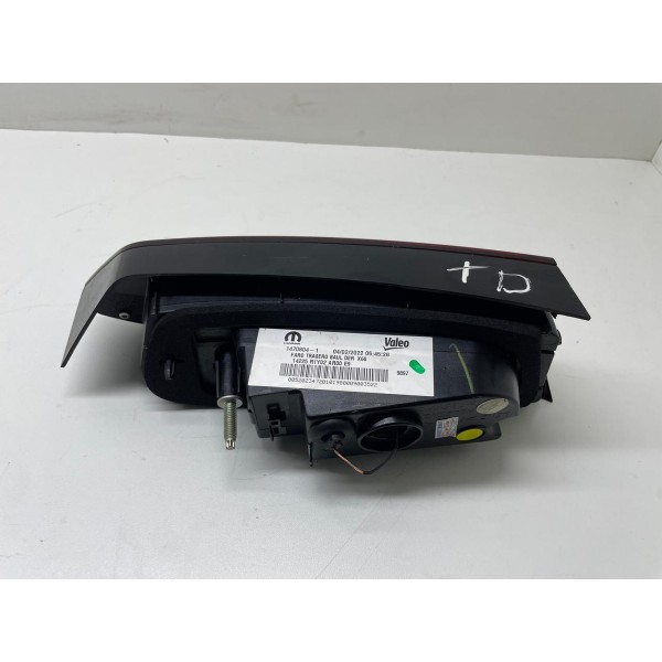 Lanterna Tampa Traseira Direita Fiat Cronos 2022 Direito Vermelho