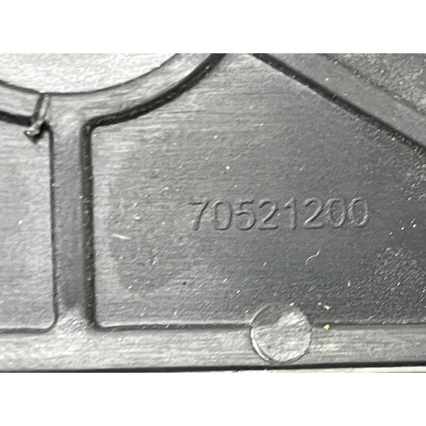 Base Maçaneta Dian/esq Fiat Cronos 2022 - Dianteira