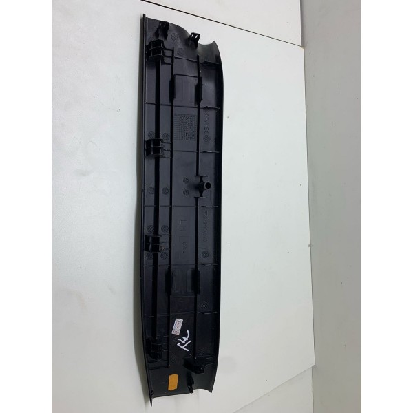 Soleira Porta Traseira Esquerda Toyota Hilux Srx 2022 7411 Preto