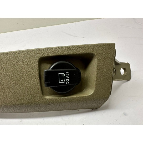 Tomada 12v Lado Direito Dodge Ram 2012 1778