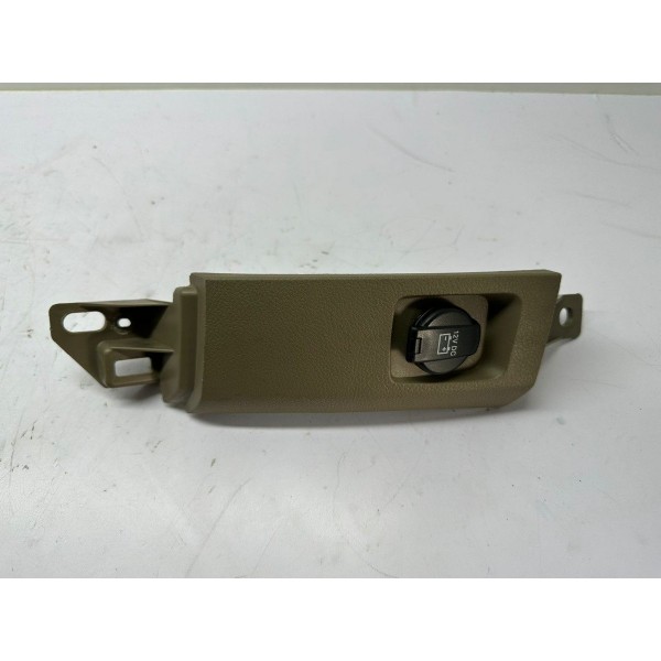 Tomada 12v Lado Direito Dodge Ram 2012 1778