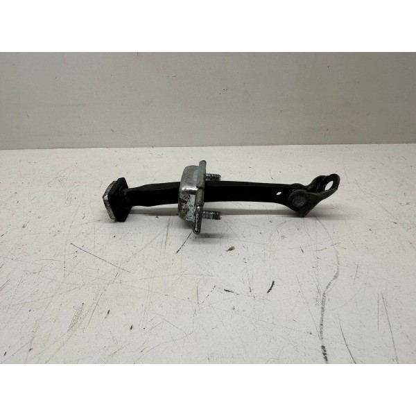 Limitador De Porta Dianteiro Esquerdo Kia Optima 2013 3142