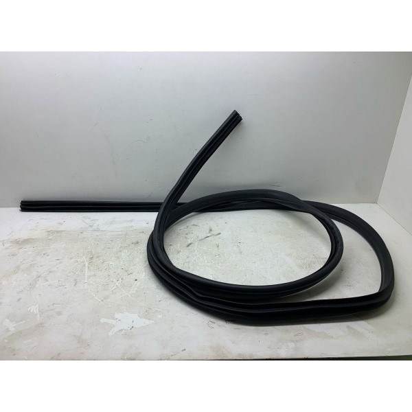 Borracha Traseira Esquerda Nissan Kicks Exclusive 2022