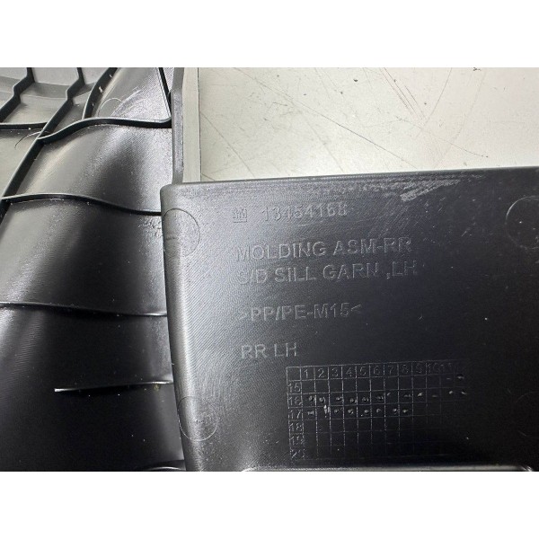 Acabamento Soleira Traseira Esquerda Cruze Lt 2017 13454168