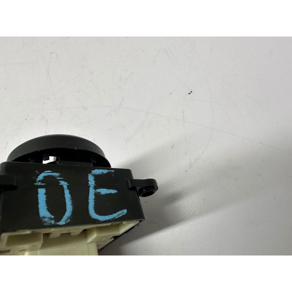 Botão Retrovisor Elétrico Dian/esquer Kia Cerato 2014 4894