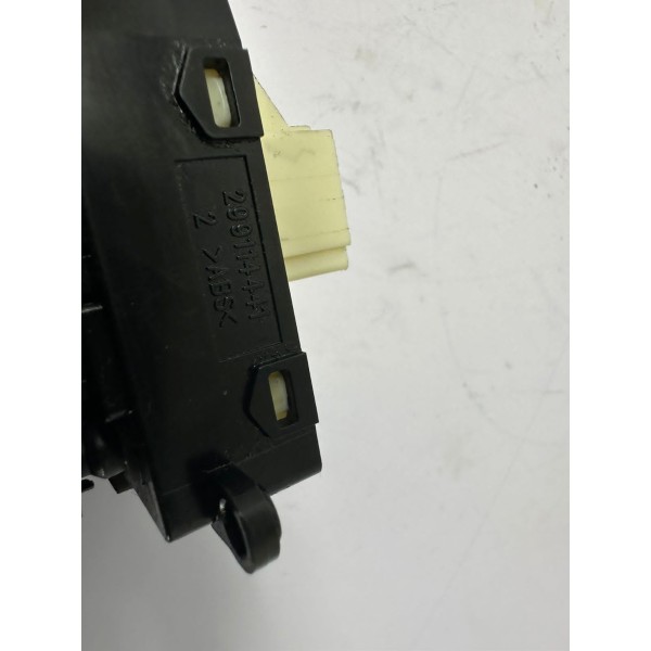 Botão Retrovisor Elétrico Dian/esquer Kia Cerato 2014 4894