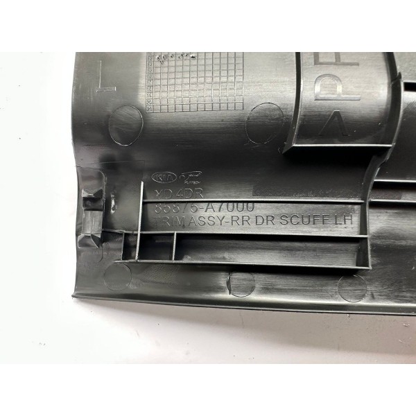 Acabamento Soleira Tras/esq Kia Cerato 2014 85875a7000 4954