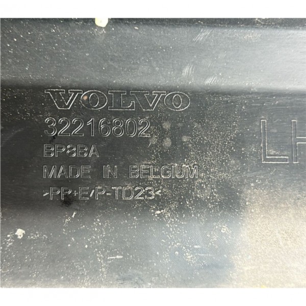 Spoiler ( Direito ) - Volvo Xc40 Recharge Pe 22 Original