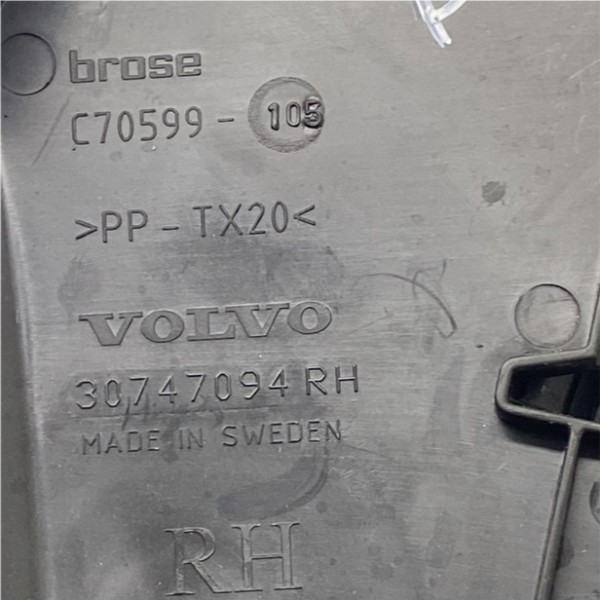 Suporte Fechadura ( Diant. Direita ) - Volvo Xc40 2022