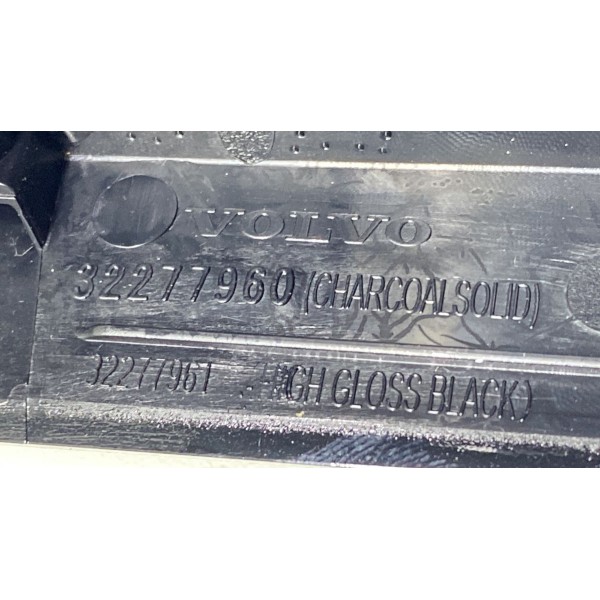 Moldura Central ( Completa ) - Volvo Xc40 Recharge 32277960