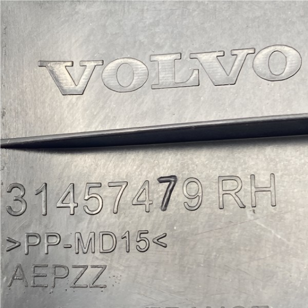 Acabamento Painel Interno (direito) - Volvo Xc40 22 31457479