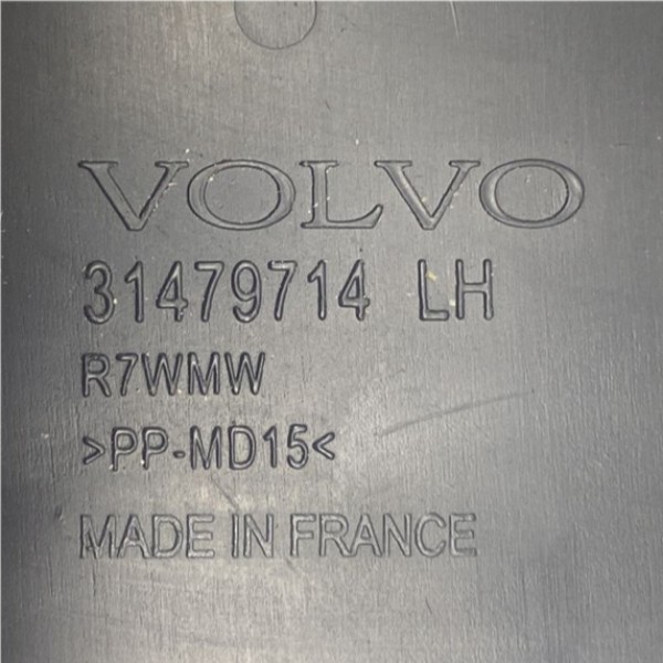 Acabamento Coluna ( Interno Esquerdo )  - Volvo Xc40 2022