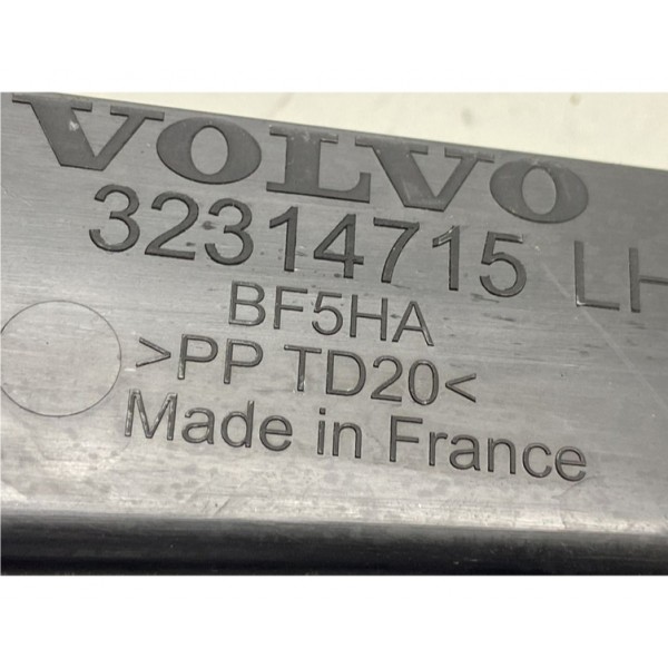 Compartimento Motor ( Esquerdo ) - Volvo Xc40 22 (32314715)