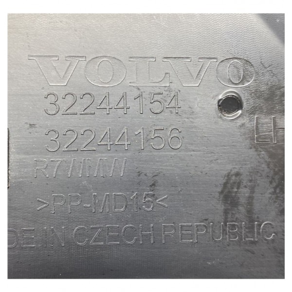 Tampa Acabamento Superior (tras. Esq) - Volvo Xc40 2022