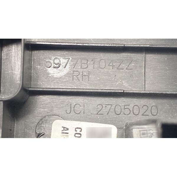 Acabamento Interno Direito - Mitsubishi Pajero 2022