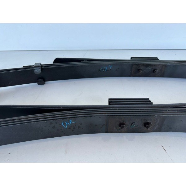 Par De Feixes De Mola Direito E Esquerdo Ram 2500 2012