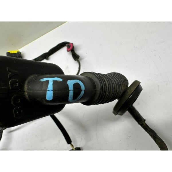 Chicote Porta Tras/direita Kia Cerato 2014 91660a7022 4831