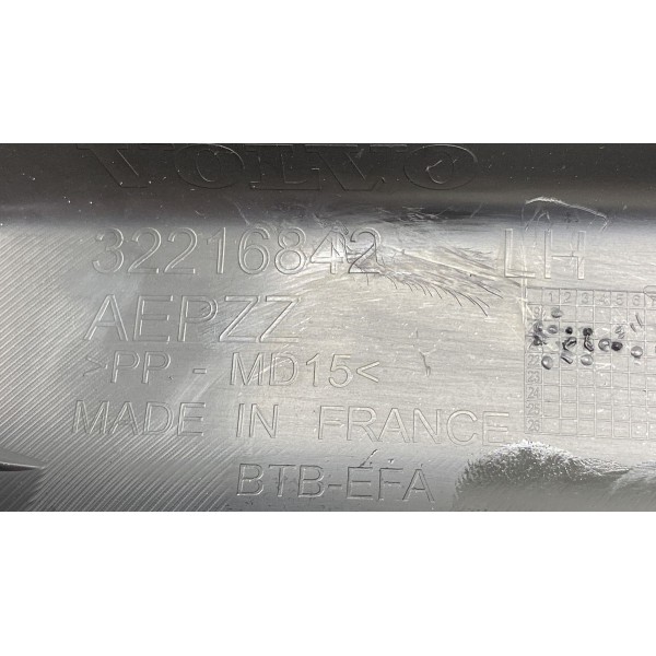 Moldura Soleira Porta ( Esquerda ) - Volvo Xc40 Recharge 22 Preto